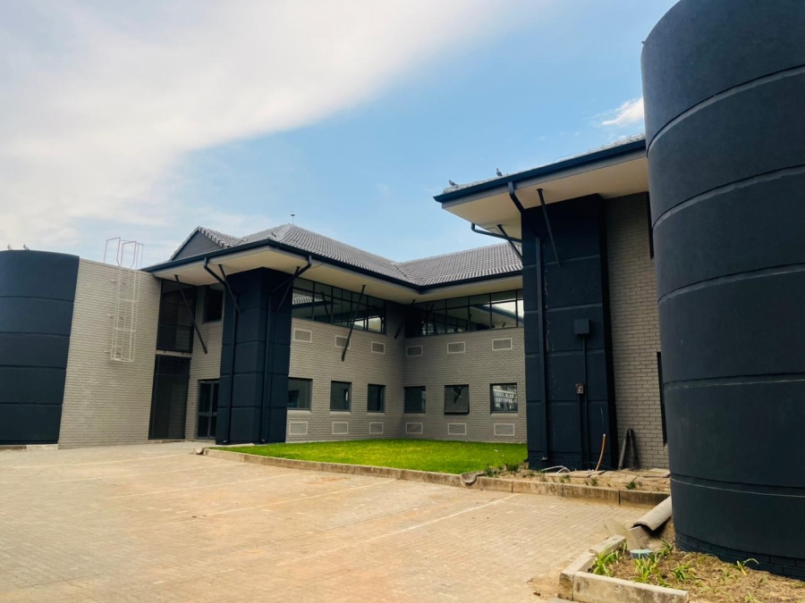  Bedroom Property for Sale in Vorna Valley Gauteng