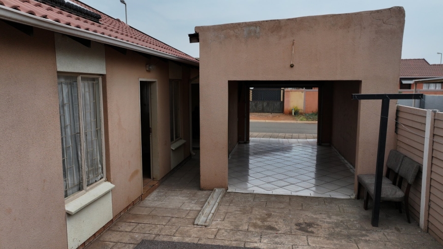3 Bedroom Property for Sale in Sky City Gauteng