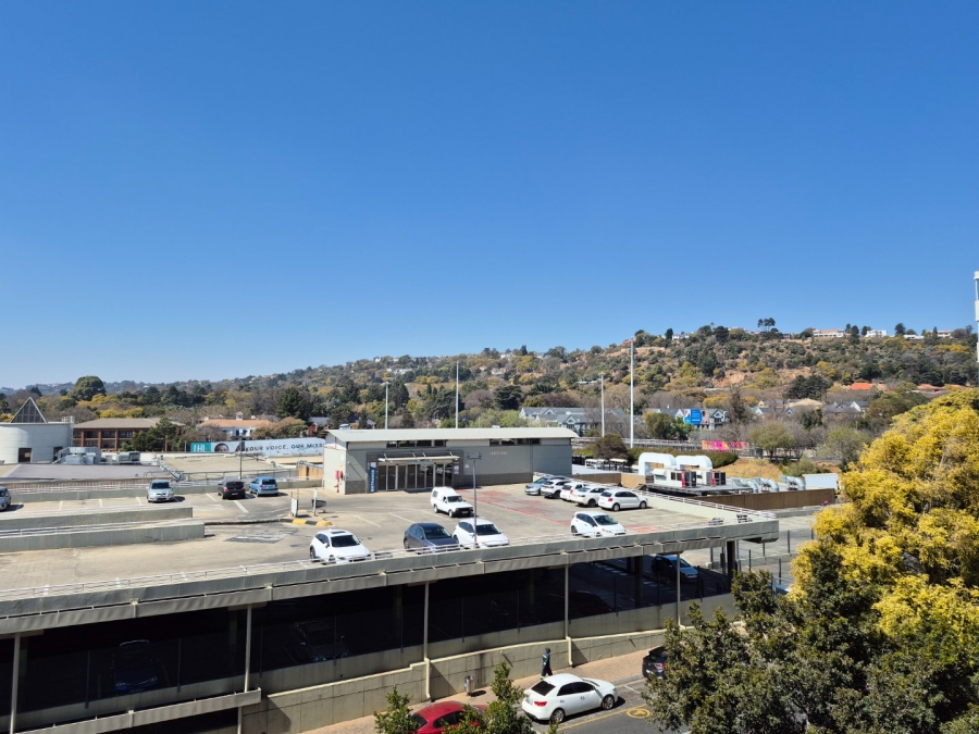 To Let 3 Bedroom Property for Rent in Killarney Gauteng