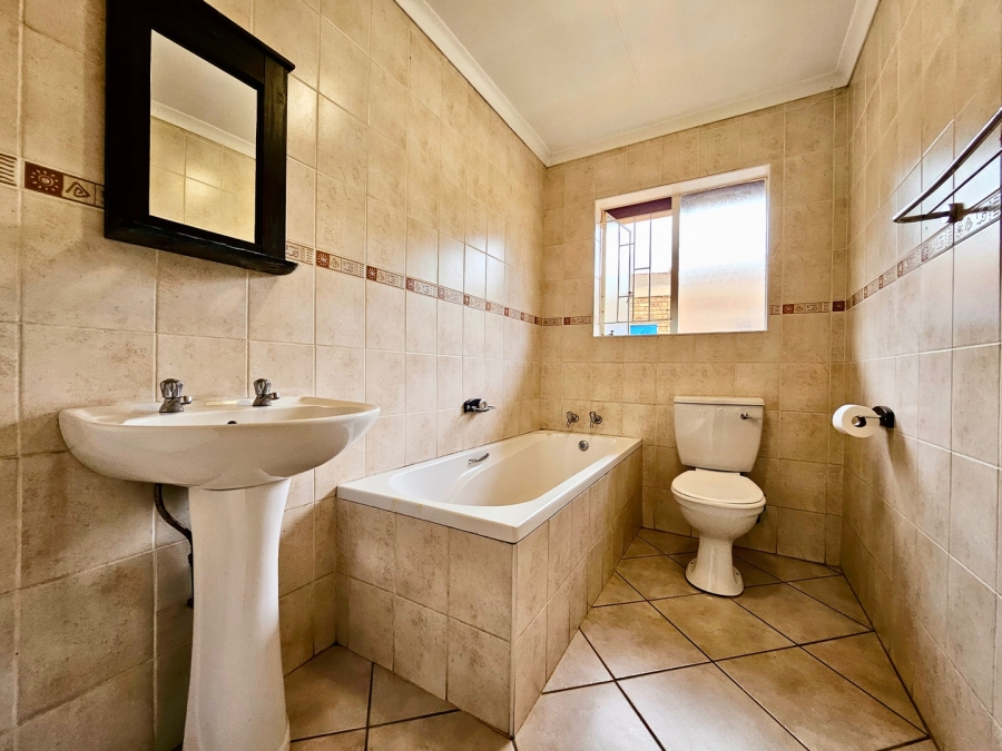 To Let 3 Bedroom Property for Rent in Terenure Gauteng