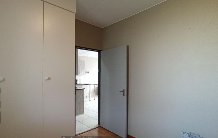 2 Bedroom Property for Sale in Glen Austin Gauteng
