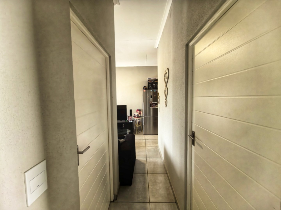 2 Bedroom Property for Sale in Glen Marais Gauteng