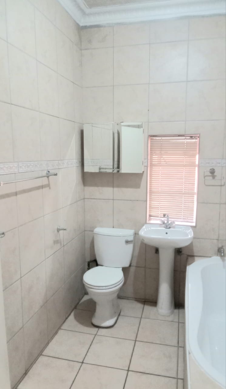 4 Bedroom Property for Sale in Parktown Estate Gauteng