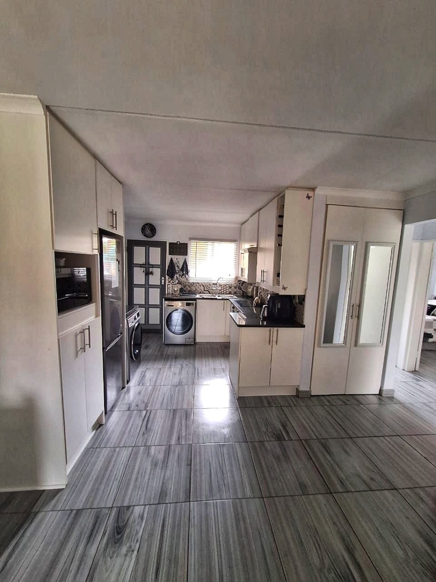 2 Bedroom Property for Sale in Beyers Park Gauteng