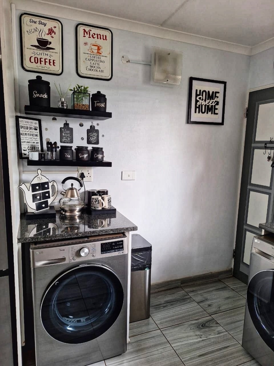 2 Bedroom Property for Sale in Beyers Park Gauteng