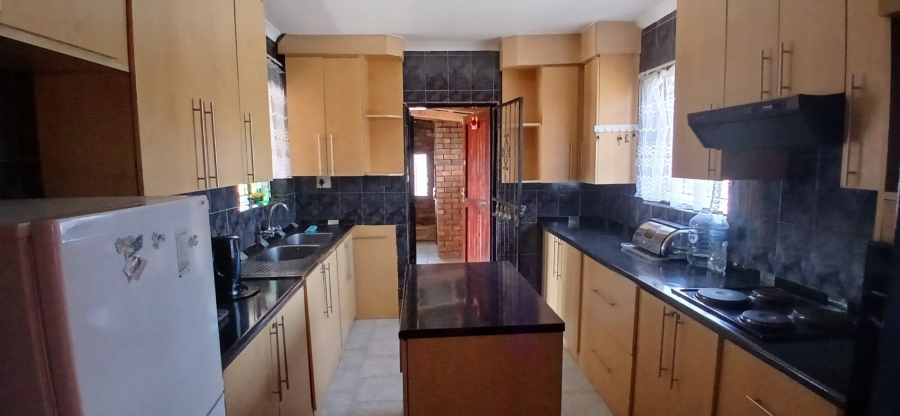 5 Bedroom Property for Sale in Heuweloord Gauteng