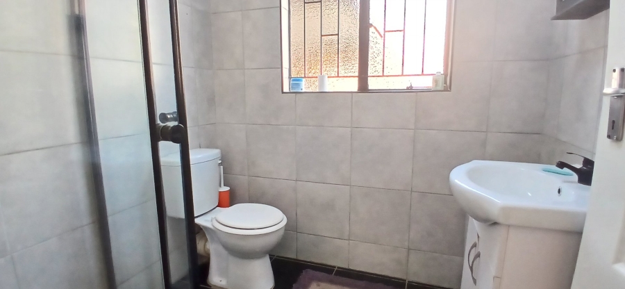 5 Bedroom Property for Sale in Heuweloord Gauteng