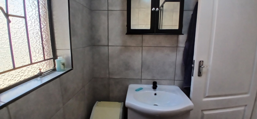 5 Bedroom Property for Sale in Heuweloord Gauteng