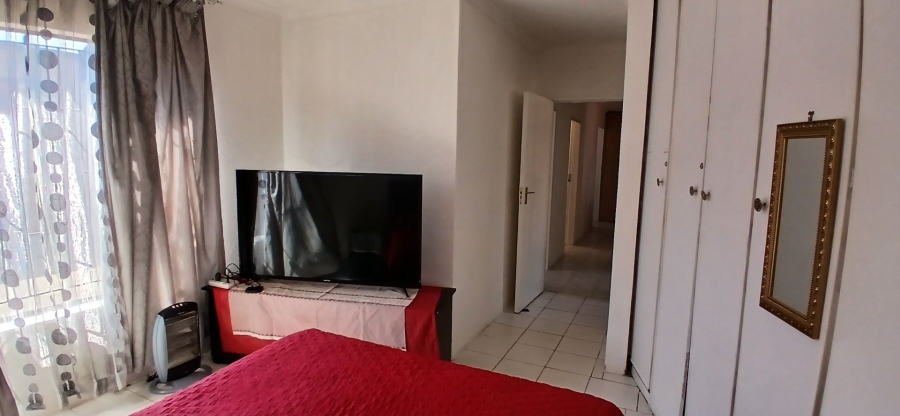 5 Bedroom Property for Sale in Heuweloord Gauteng