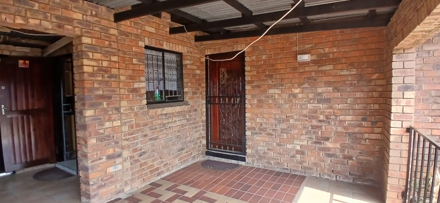 5 Bedroom Property for Sale in Heuweloord Gauteng