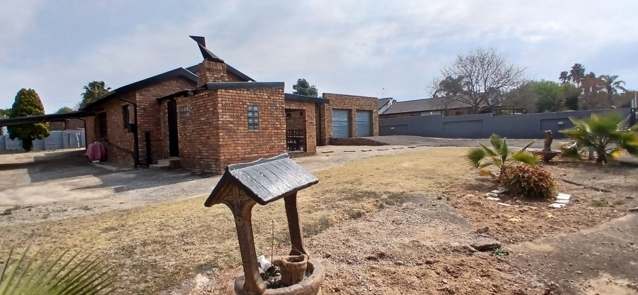 5 Bedroom Property for Sale in Heuweloord Gauteng
