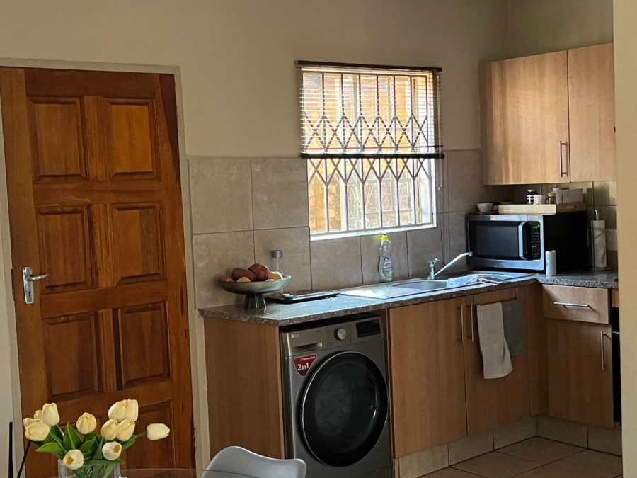 2 Bedroom Property for Sale in Annlin Gauteng
