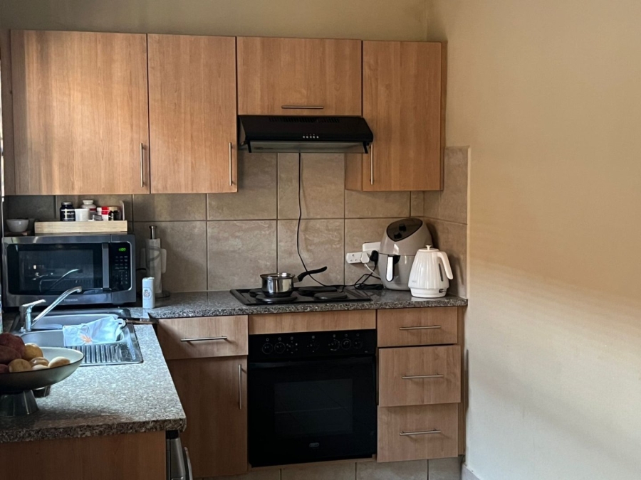 2 Bedroom Property for Sale in Annlin Gauteng