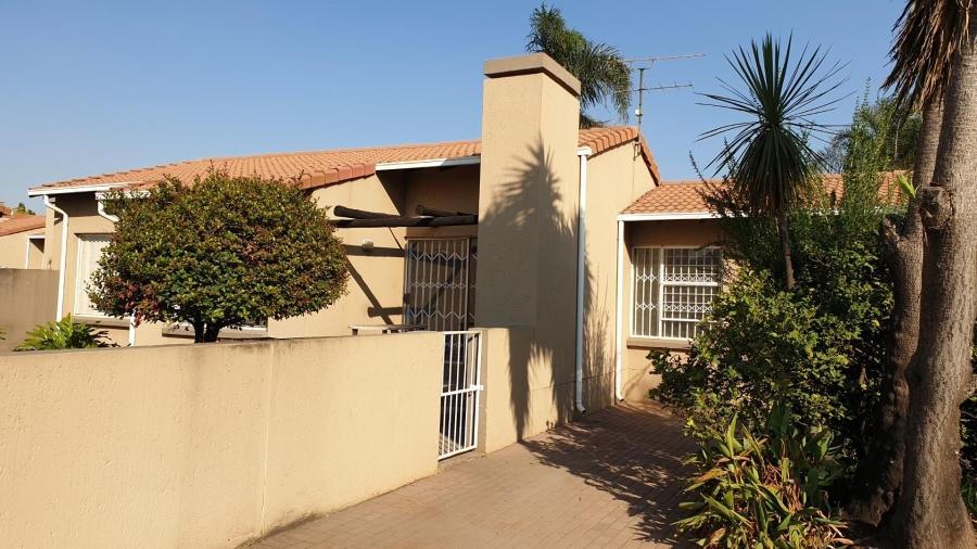 To Let 3 Bedroom Property for Rent in Witfield Gauteng