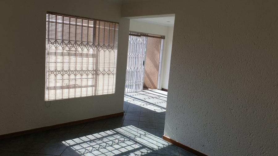 To Let 3 Bedroom Property for Rent in Witfield Gauteng