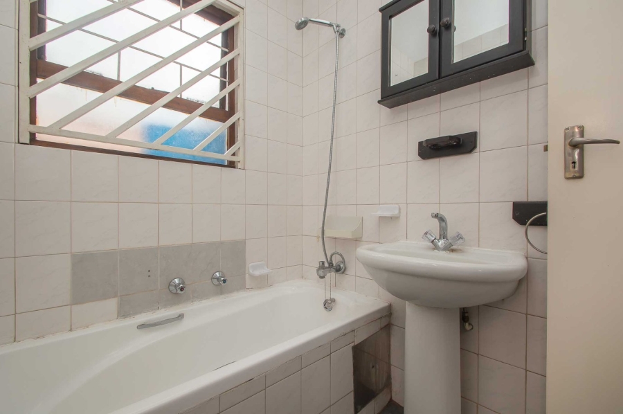To Let 2 Bedroom Property for Rent in Northwold Gauteng