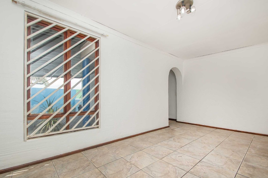 To Let 2 Bedroom Property for Rent in Northwold Gauteng