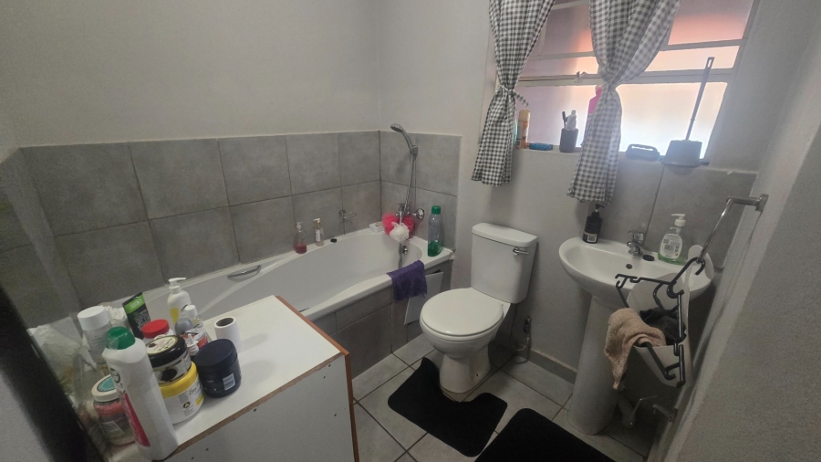 2 Bedroom Property for Sale in Fairlead Gauteng