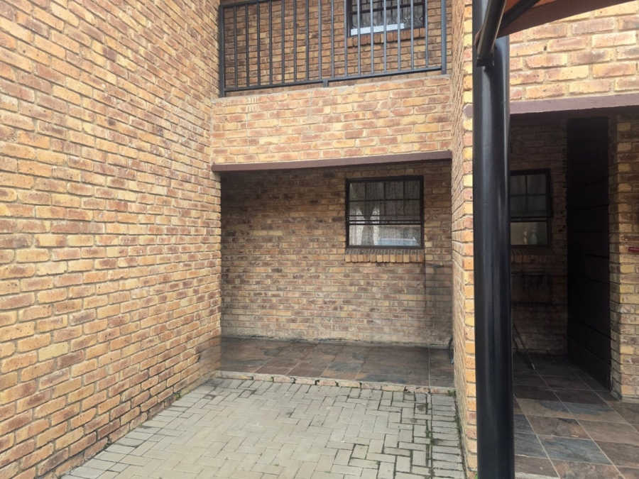 2 Bedroom Property for Sale in Fairlead Gauteng