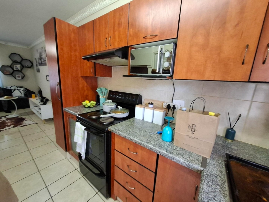 1 Bedroom Property for Sale in Lotus Gardens Gauteng