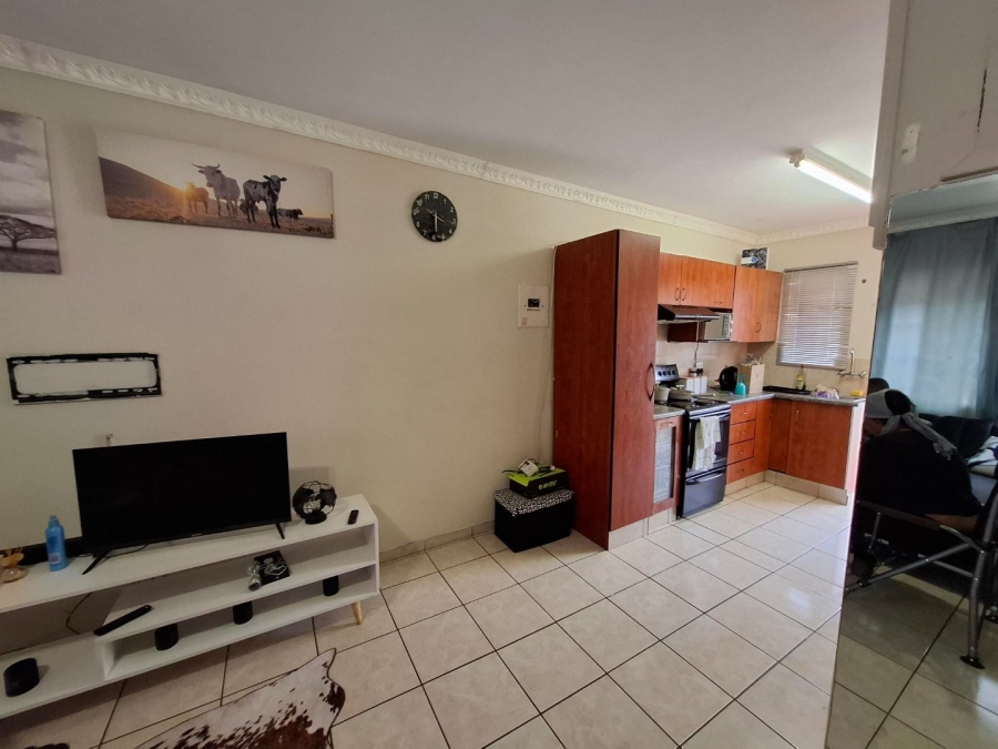 1 Bedroom Property for Sale in Lotus Gardens Gauteng