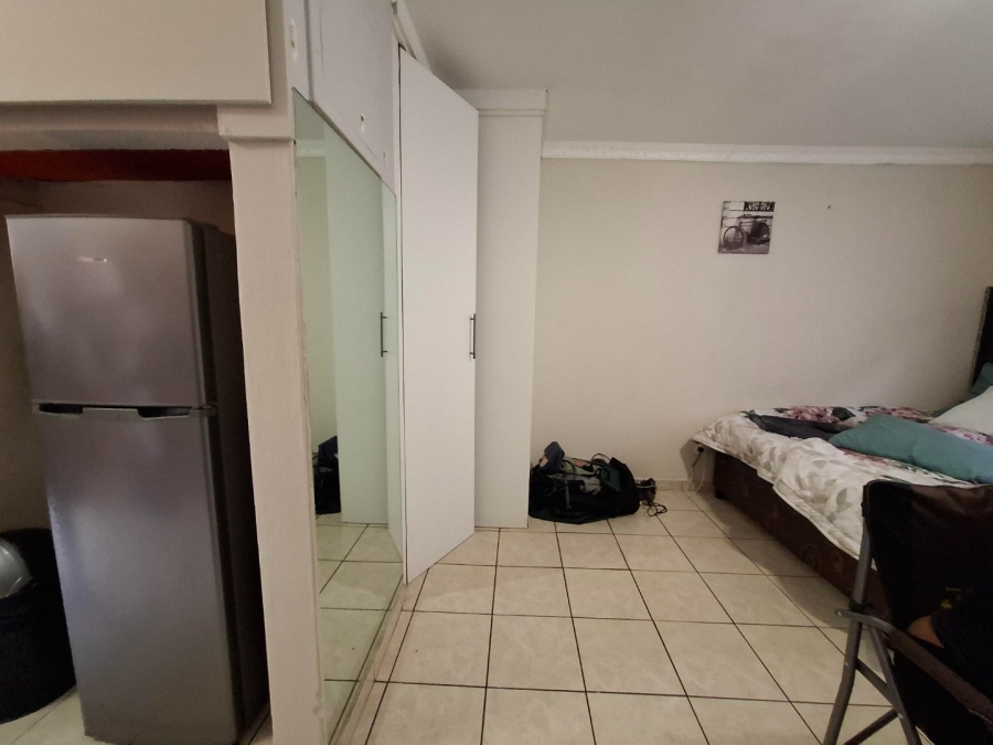 1 Bedroom Property for Sale in Lotus Gardens Gauteng