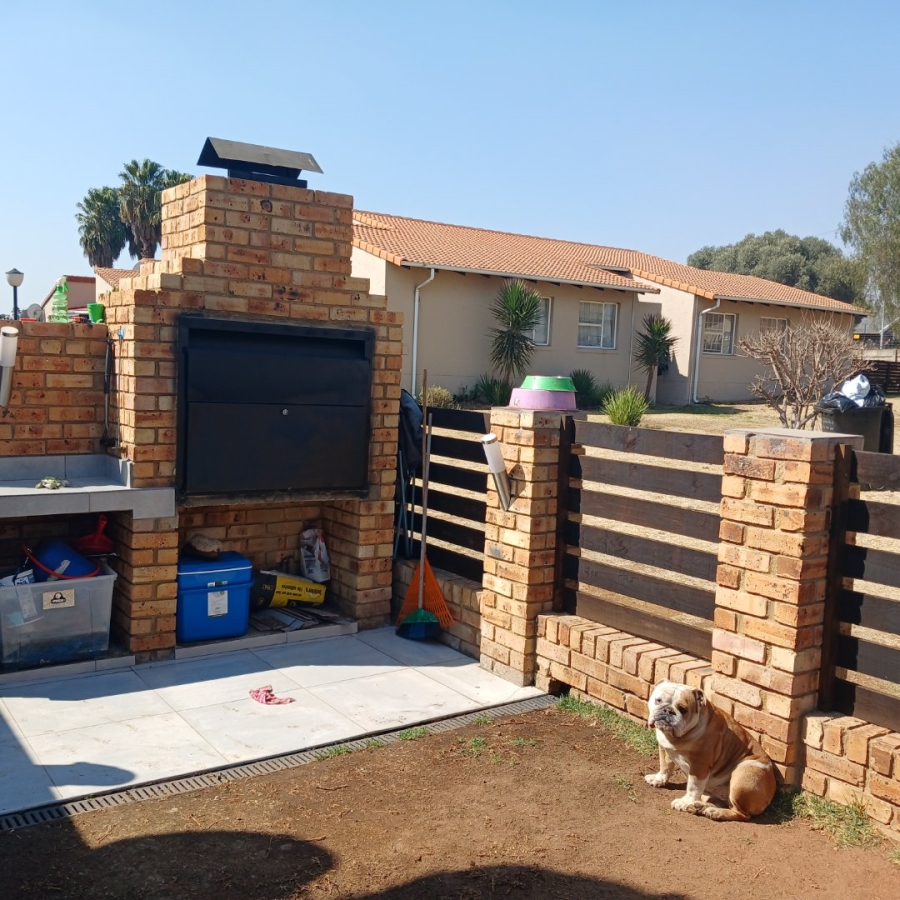 2 Bedroom Property for Sale in Elspark Gauteng