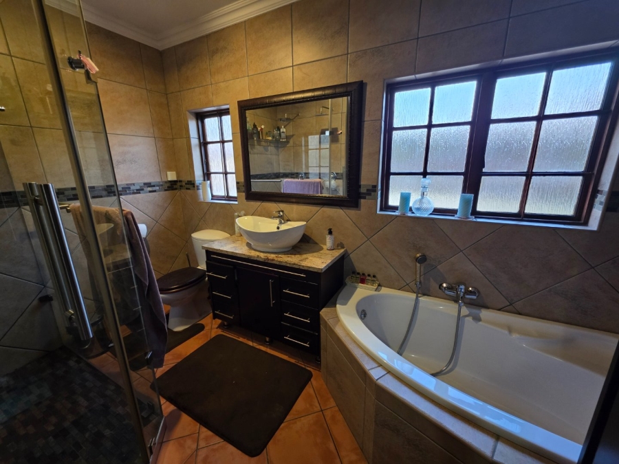 3 Bedroom Property for Sale in Vanderbijlpark SE 4 Gauteng