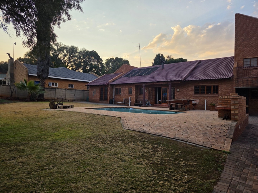 3 Bedroom Property for Sale in Vanderbijlpark SE 4 Gauteng