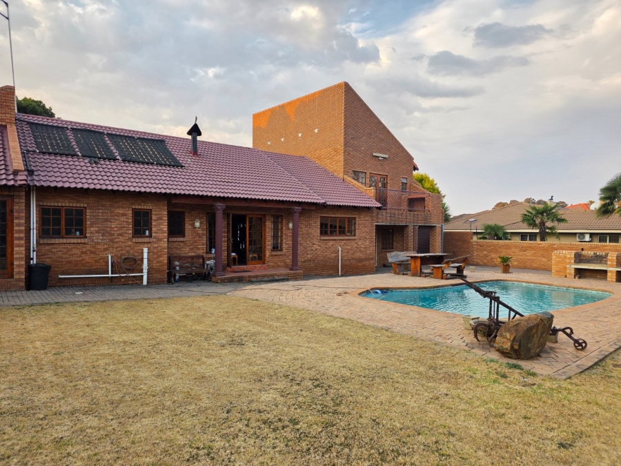 3 Bedroom Property for Sale in Vanderbijlpark SE 4 Gauteng