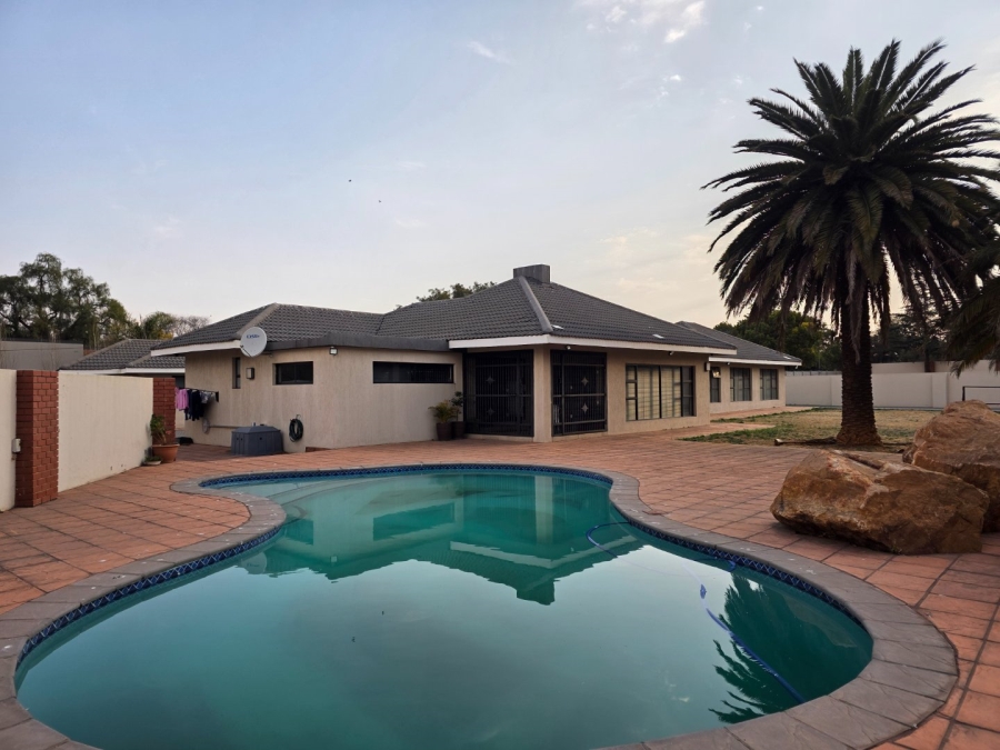 5 Bedroom Property for Sale in Vanderbijlpark SW 5 Gauteng