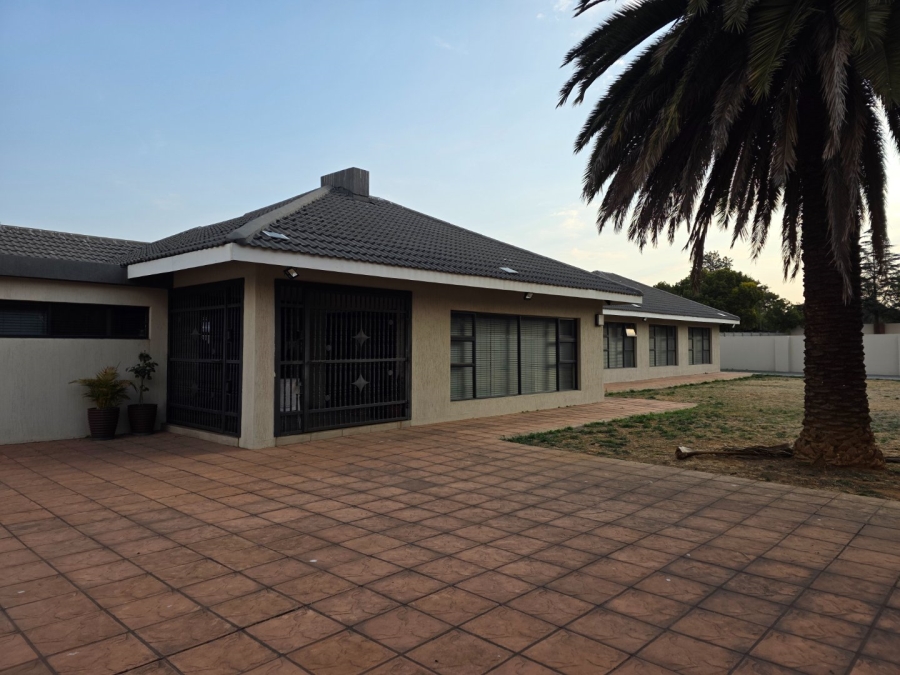 5 Bedroom Property for Sale in Vanderbijlpark SW 5 Gauteng