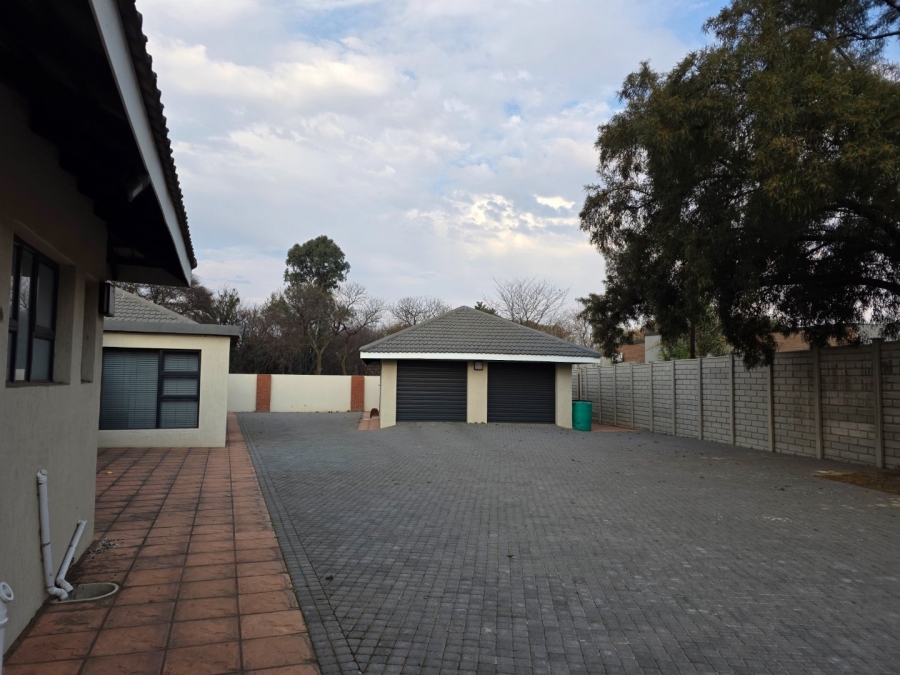 5 Bedroom Property for Sale in Vanderbijlpark SW 5 Gauteng