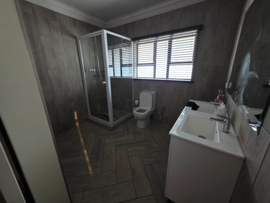 5 Bedroom Property for Sale in Vanderbijlpark SW 5 Gauteng
