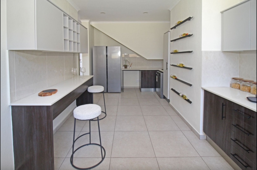 1 Bedroom Property for Sale in Greenstone Hill Gauteng