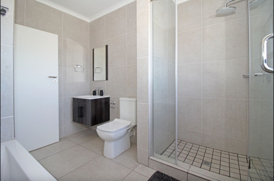 1 Bedroom Property for Sale in Greenstone Hill Gauteng