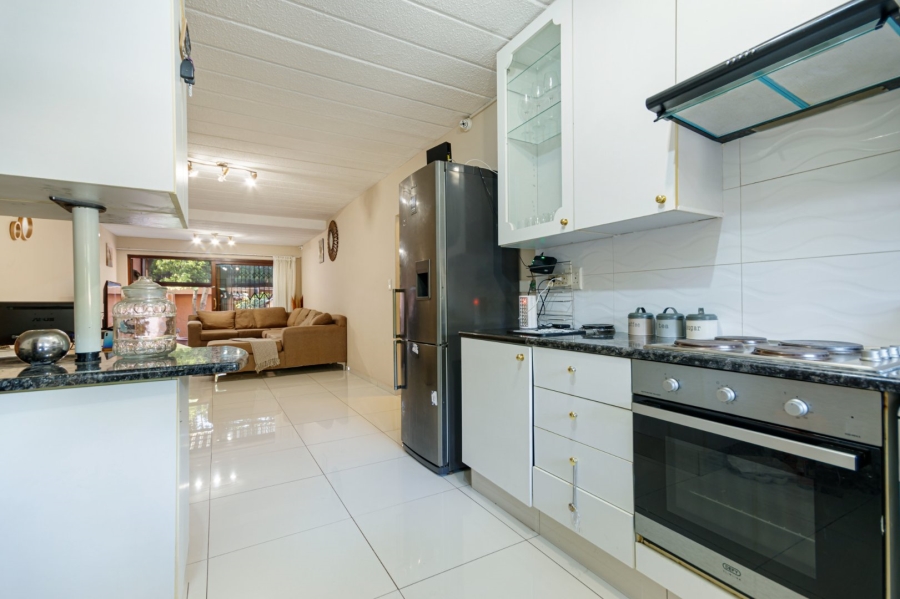 2 Bedroom Property for Sale in Sunninghill Gauteng