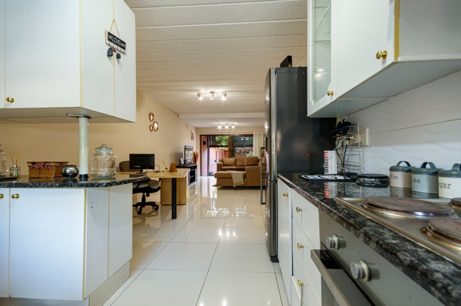 2 Bedroom Property for Sale in Sunninghill Gauteng
