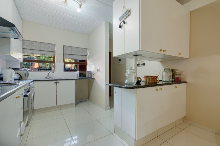 2 Bedroom Property for Sale in Sunninghill Gauteng