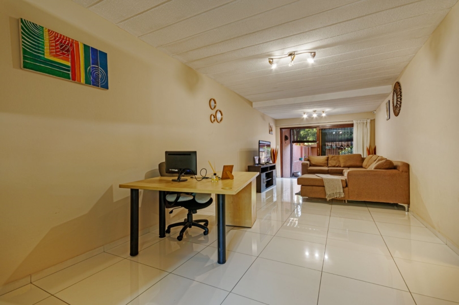 2 Bedroom Property for Sale in Sunninghill Gauteng