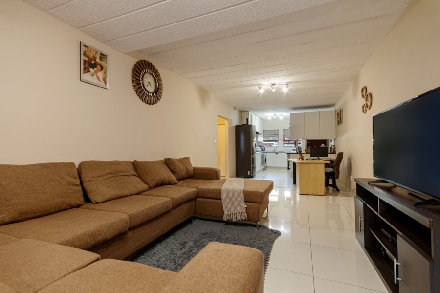 2 Bedroom Property for Sale in Sunninghill Gauteng