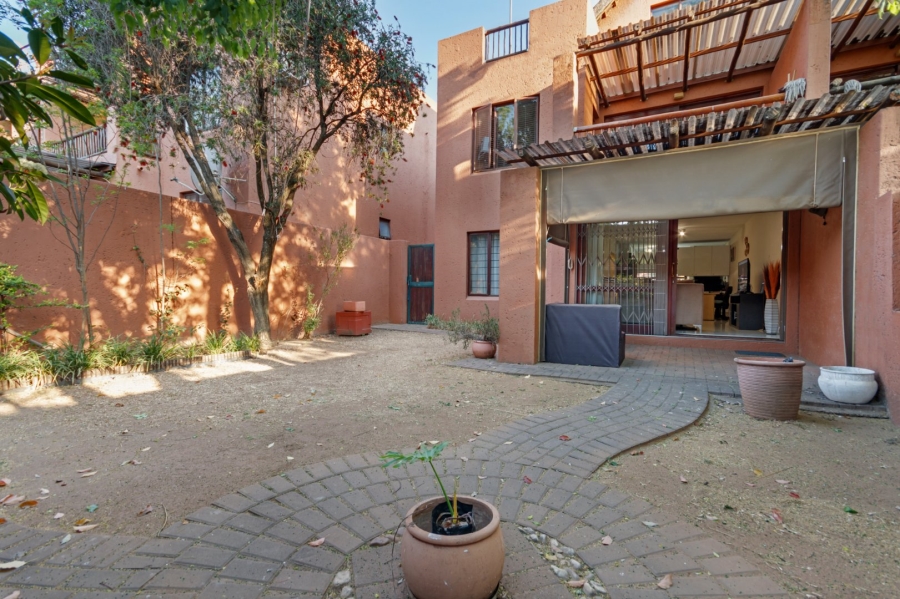 2 Bedroom Property for Sale in Sunninghill Gauteng