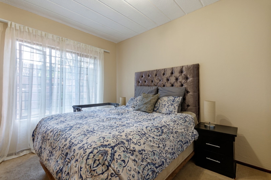 2 Bedroom Property for Sale in Sunninghill Gauteng