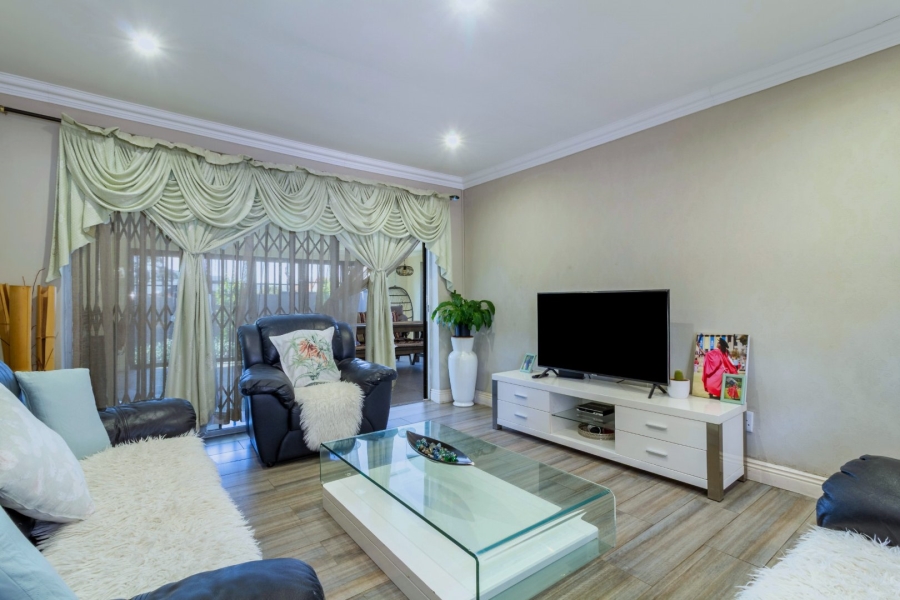 To Let 3 Bedroom Property for Rent in Northwold Gardens Gauteng