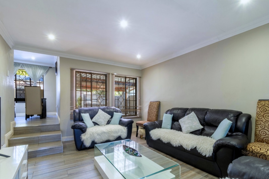 To Let 3 Bedroom Property for Rent in Northwold Gardens Gauteng