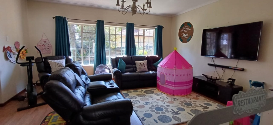 5 Bedroom Property for Sale in Eldoraigne Gauteng