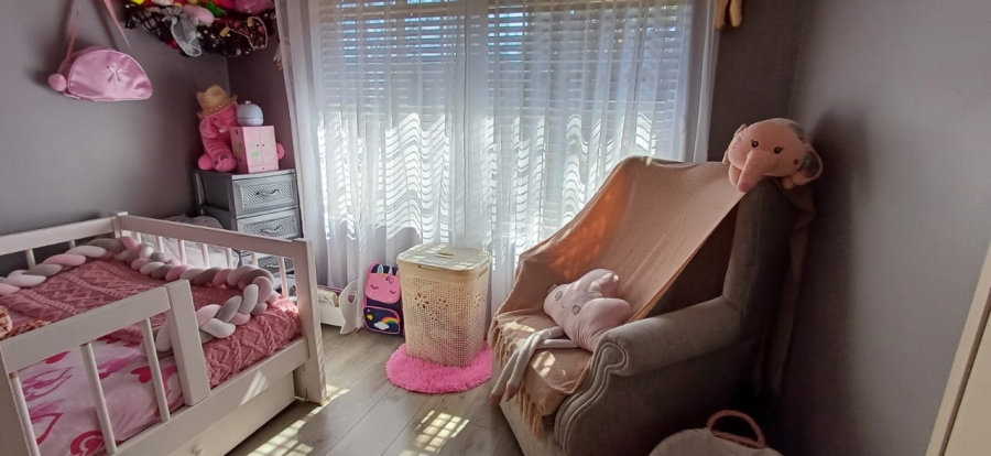 5 Bedroom Property for Sale in Eldoraigne Gauteng