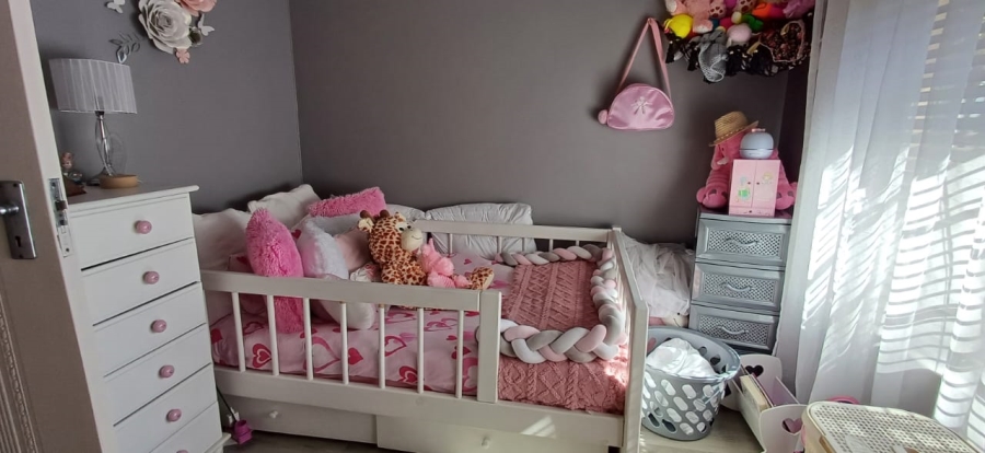 5 Bedroom Property for Sale in Eldoraigne Gauteng