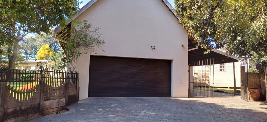 5 Bedroom Property for Sale in Eldoraigne Gauteng