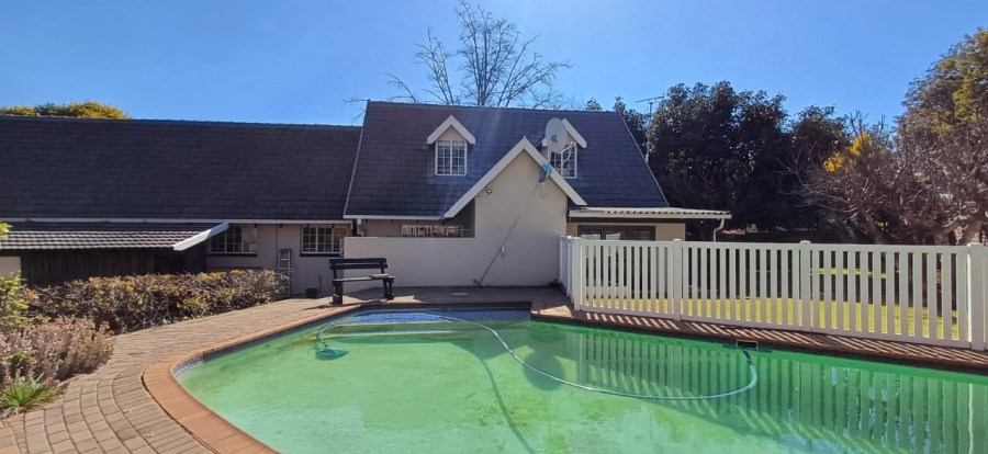 5 Bedroom Property for Sale in Eldoraigne Gauteng